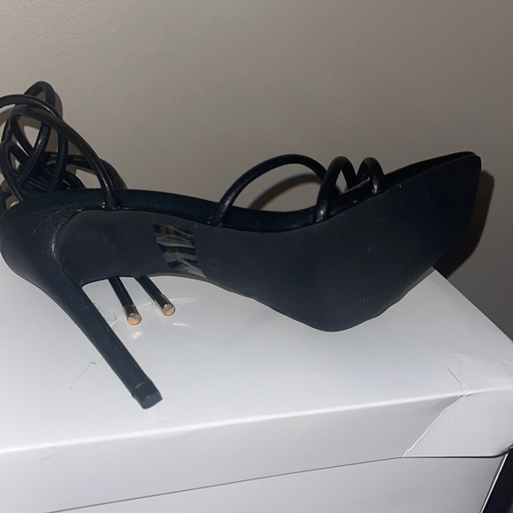 Black lace up heels - Picture 3 of 3